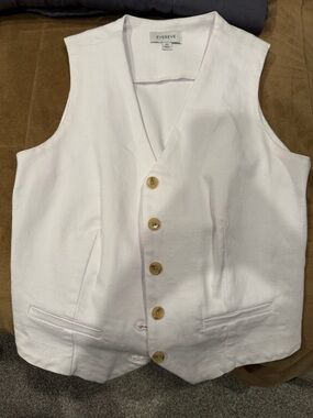 Evereve White Sleeveless Button Vest